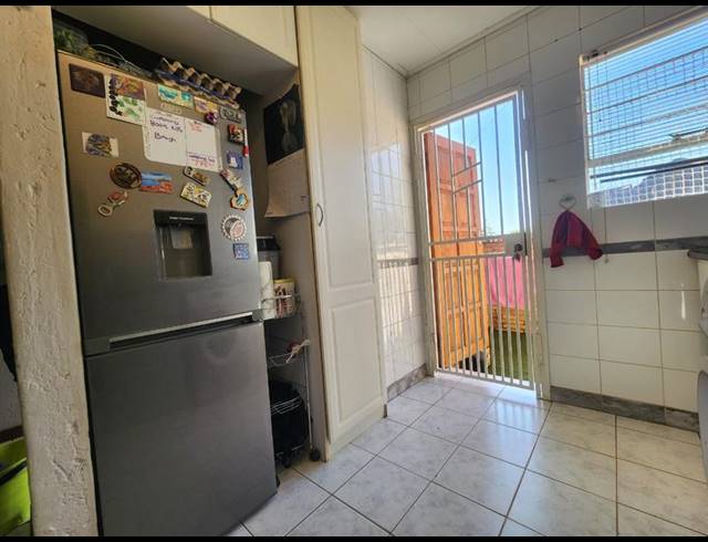 3 BEDROOM SIMPLEX FOR SALE IN GLENVISTA